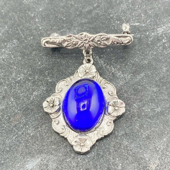 VINTAGE Victorian revival aged silver tone and royal blue dangle brooch oval pin - Picture 4 of 7